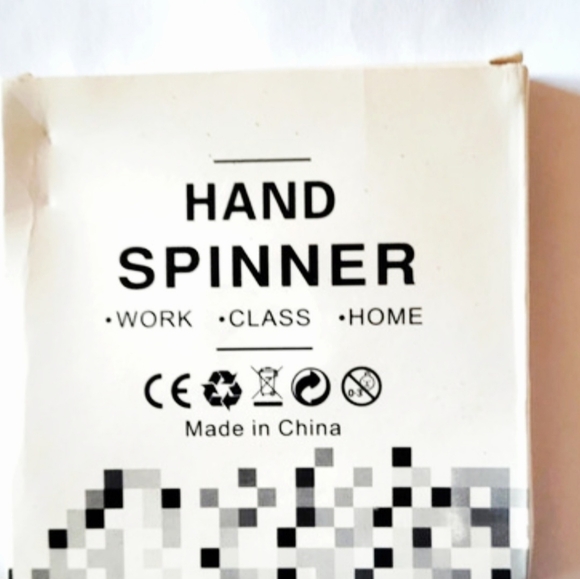 Floral Fidget Spinner - Picture 3 of 3